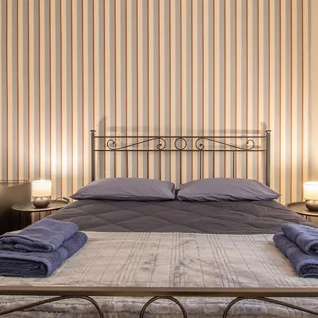 Praty Rooms-2