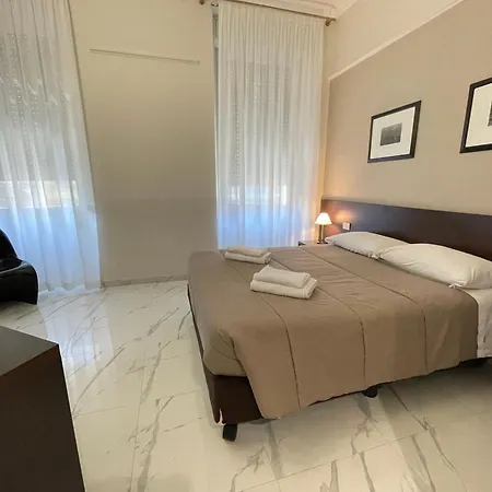 Club Hotel-2