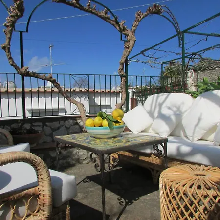 Casa Palazzo a Mare-3