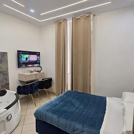 B&B Napoli Centrale Room&Jacuzzi-2
