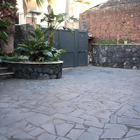 La Pietra Nera - Etna Home-2