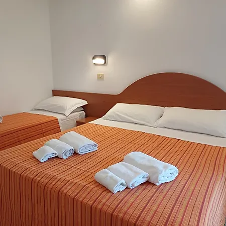 Hotel Delfino Riccione-2