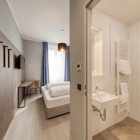 Smart Stay Hotel Station-3