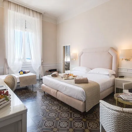 Grand Hotel Royal-2