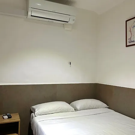 Be Ramblas Guest House-3