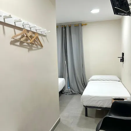 Be Ramblas Guest House-2