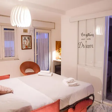 Domus Massimiliani Guesthouse-3