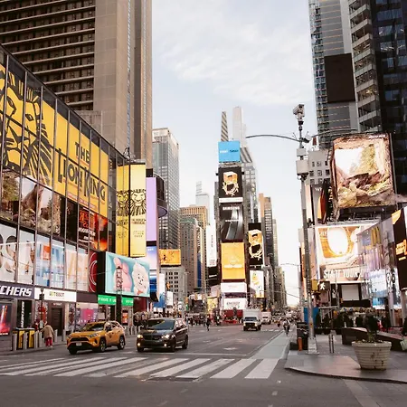 Aura Hotel Times Square-2
