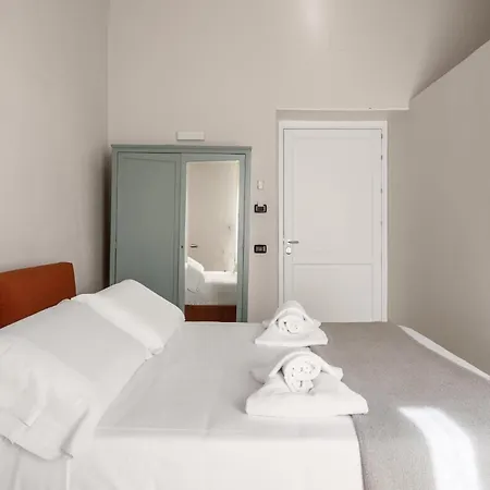 Palazzo Cavarretta - Pinella's Rooms&Apartment-2