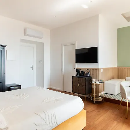Mareluna Rooms-3