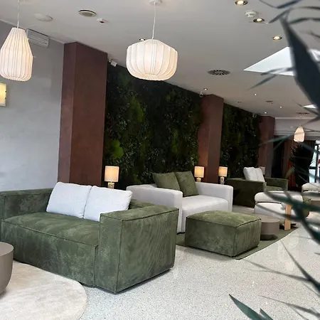 Hotel Junior By Oasigroup Hotels-3