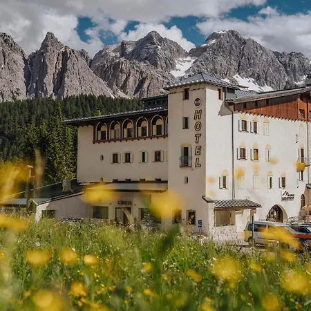 B&B Hotel Passo Tre Croci Cortina-2