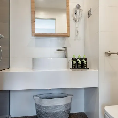 Limehome Barcelona Carrer De Fontcoberta - Digital Access-3