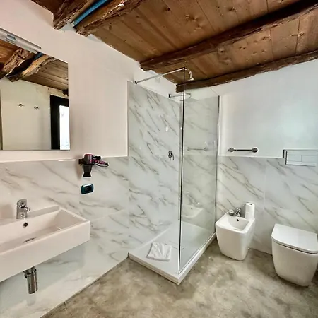 C&O Savoia Deluxe Rooms-3