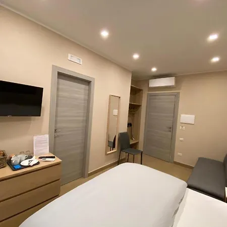 Mdc Luxury Rooms Naples-2