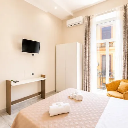 Bamba Luxury Suites Napoli Central Station-2