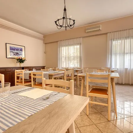 Hotel Laura-2