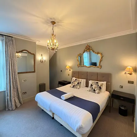 Fielding Hotel-3