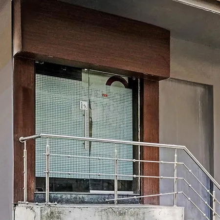 Hotel O Blue Inn Residence Near R City Mall-2