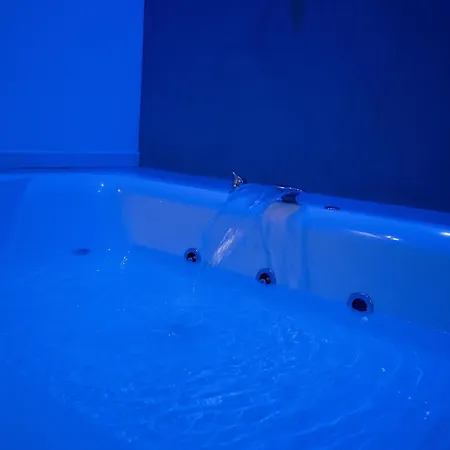 Four Luxury Suite-3