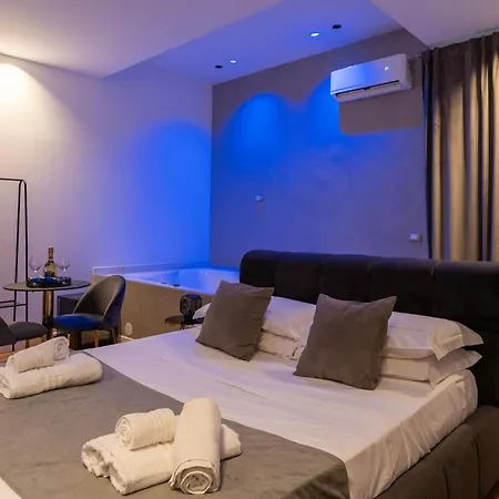 Four Luxury Suite-2