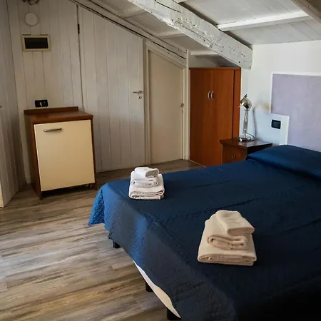 V Nice Rooms-2