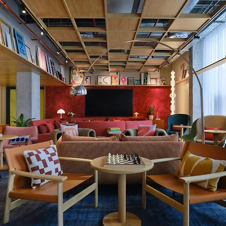 The Social Hub Barcelona Poblenou-2