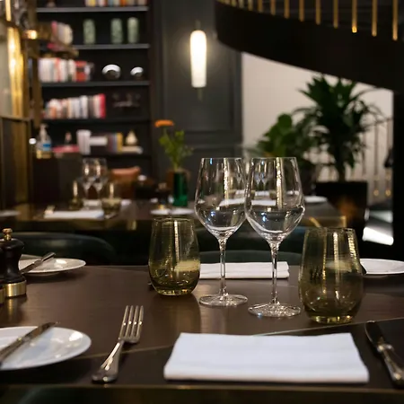 The Guardsman Hotel-2