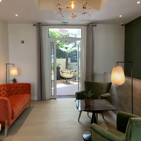 Hotel Apolonia Paris Montmartre; Sure Hotel Collection By Best Western-3