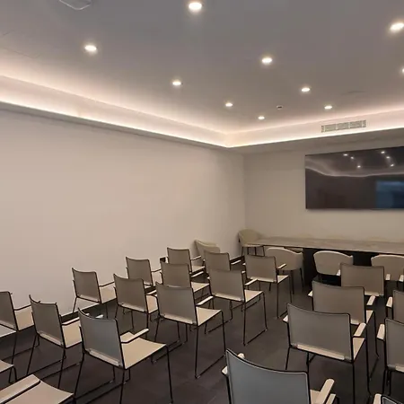 J Maluni City Hotel-3