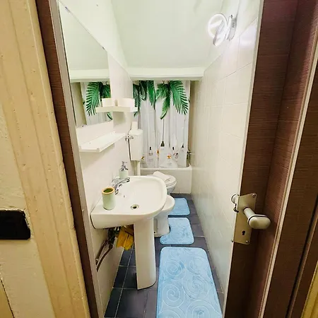 Room Mercedes-3
