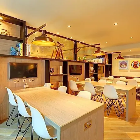 Hub By Premier Inn London Goodge Street-3