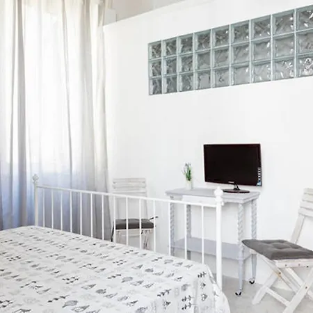 Domus Merulana Bed And Breakfast-3