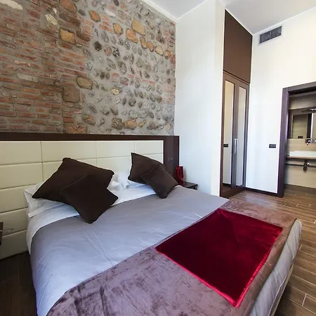 Arena Luxury Rooms-3