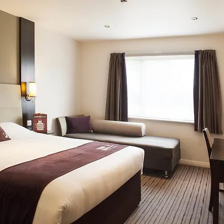 Premier Inn London Hendon - The Hyde-3
