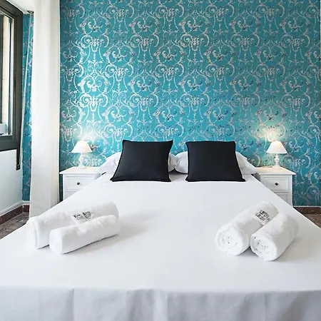 Gran Via Guesthouse-2