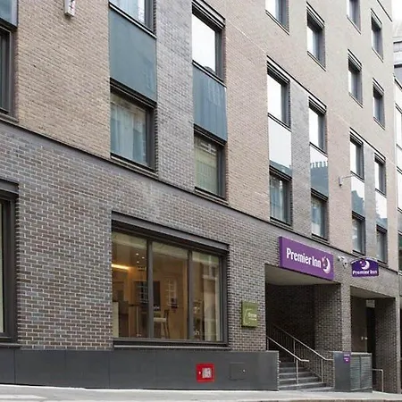 Premier Inn London Bank-3
