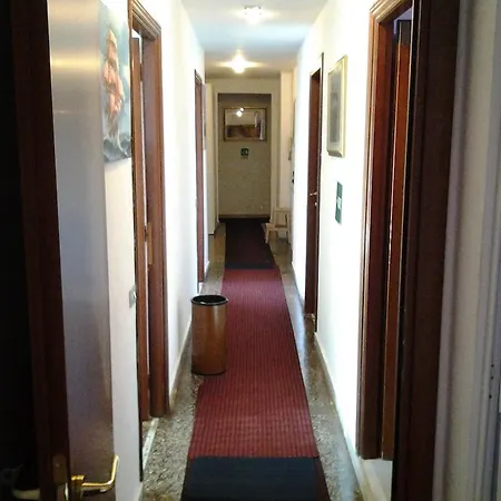 Hotel Guesthouse Massena-3