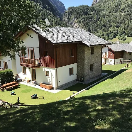 Villaggio delle Alpi-2