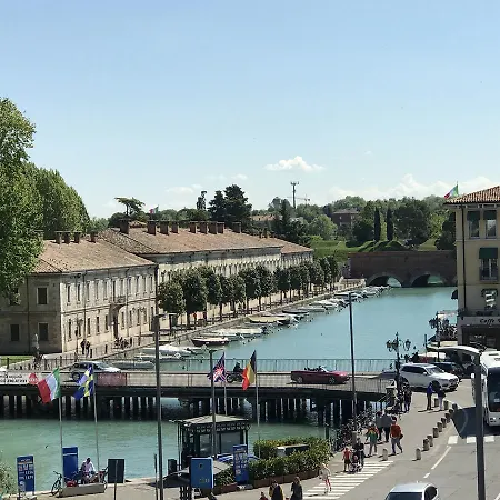 Riviera Carducci Rooms-3