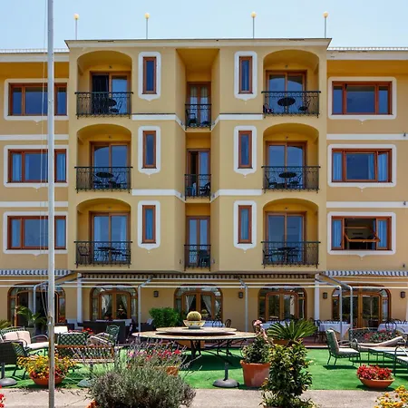 Johanna Park Hotel-3