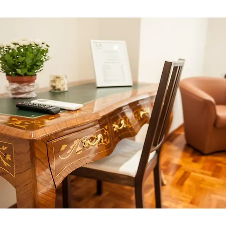 Lh Royal Suites Terrace-3