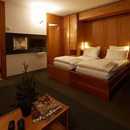 Base Camp Alpine Apartments-2