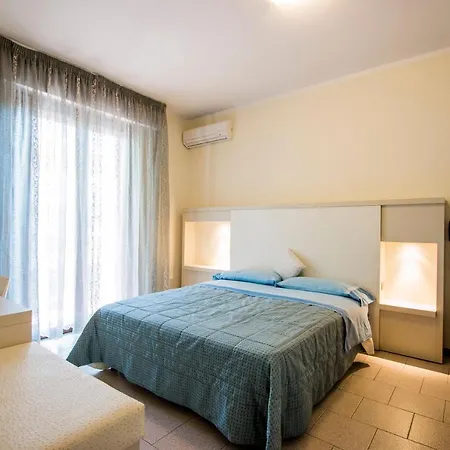Hotel Deborah-2