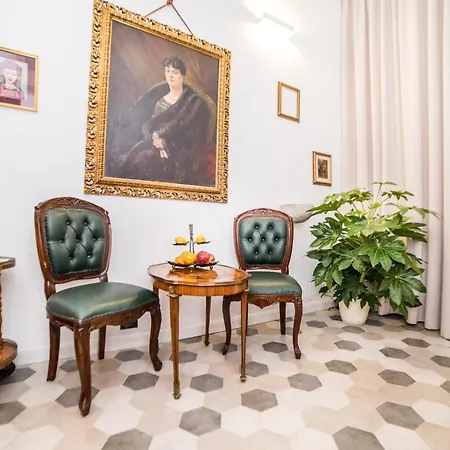 Palazzo Del Duca Piazza Navona Guest House-3