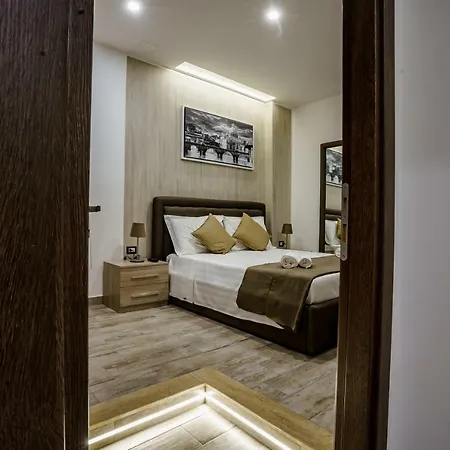 Noemi'S Rooms Guest House-3