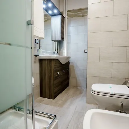 Noemi'S Rooms Guest House-2