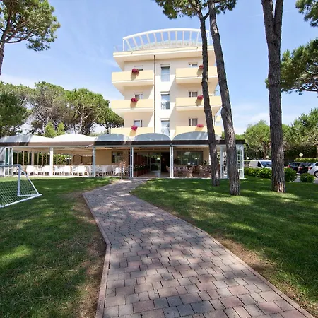 Aparthotel La Pineta-2