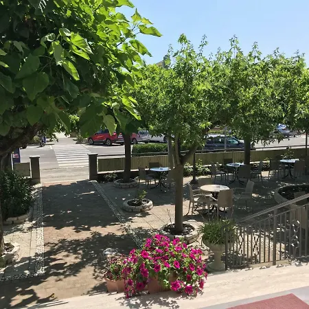 Hotel Moderno - Bed&Breakfast-3