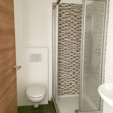 Iceman Room'S Central-3